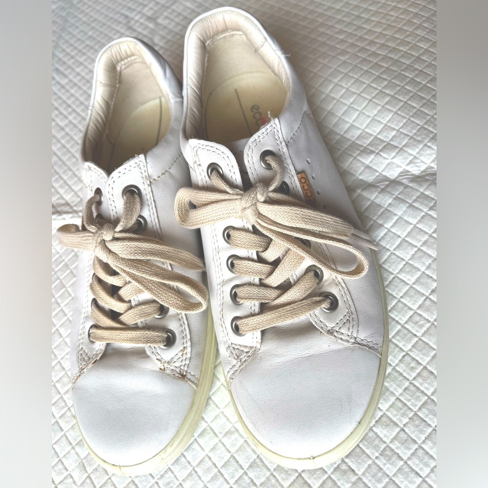 ECCO Women's leather Sneaker